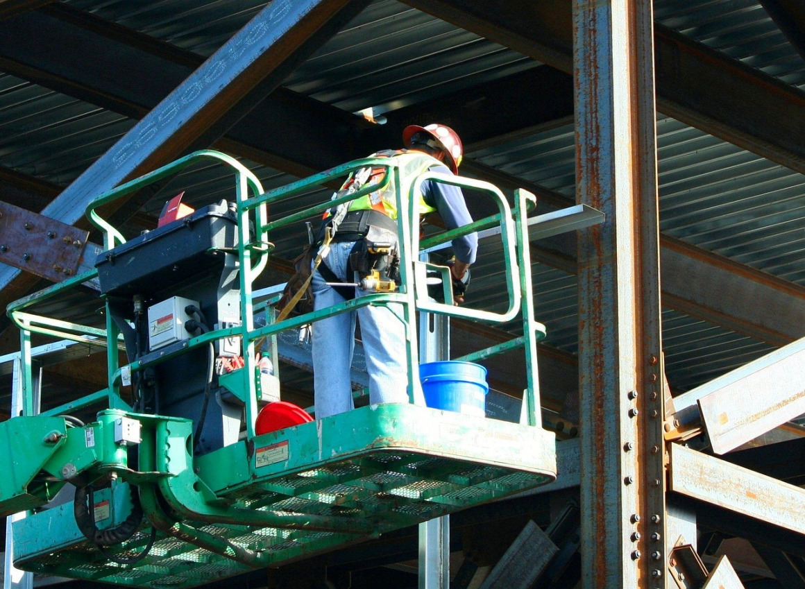 engineers hard hats site inspection